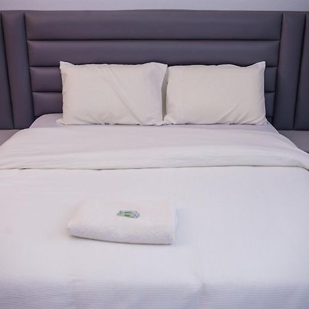 Palm Heights Apartments - Omole Phase 1, อีเคจา ภายนอก รูปภาพ