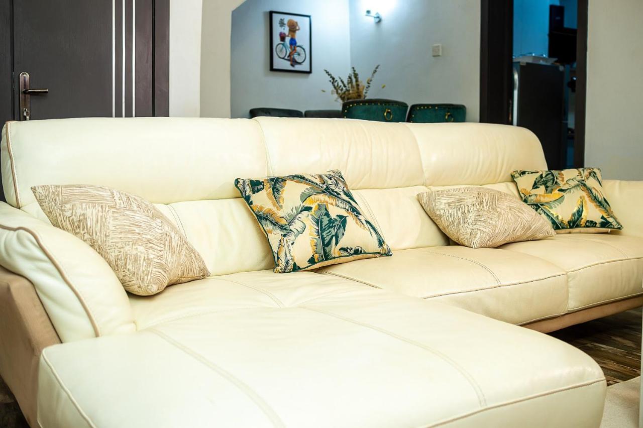 Palm Heights Apartments - Omole Phase 1, อีเคจา ภายนอก รูปภาพ