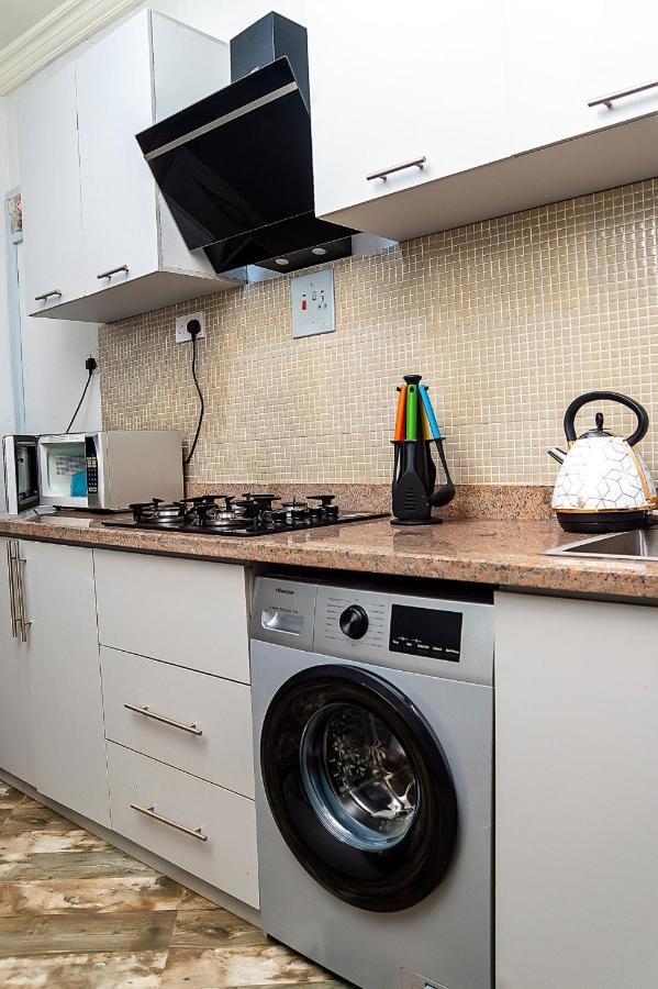 Palm Heights Apartments - Omole Phase 1, อีเคจา ภายนอก รูปภาพ