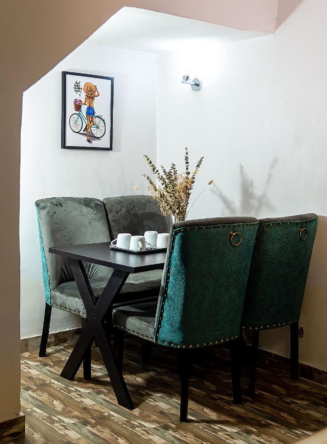Palm Heights Apartments - Omole Phase 1, อีเคจา ภายนอก รูปภาพ