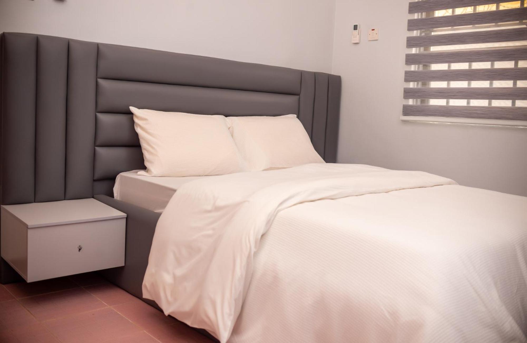 Palm Heights Apartments - Omole Phase 1, อีเคจา ภายนอก รูปภาพ